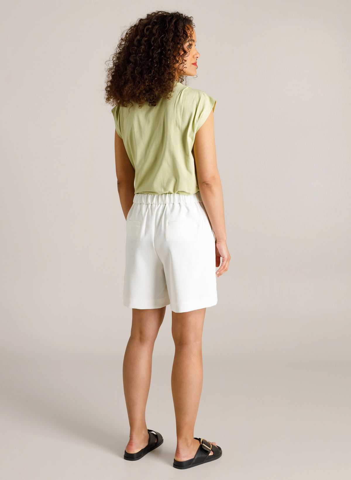 Ivy Beau Carice Short