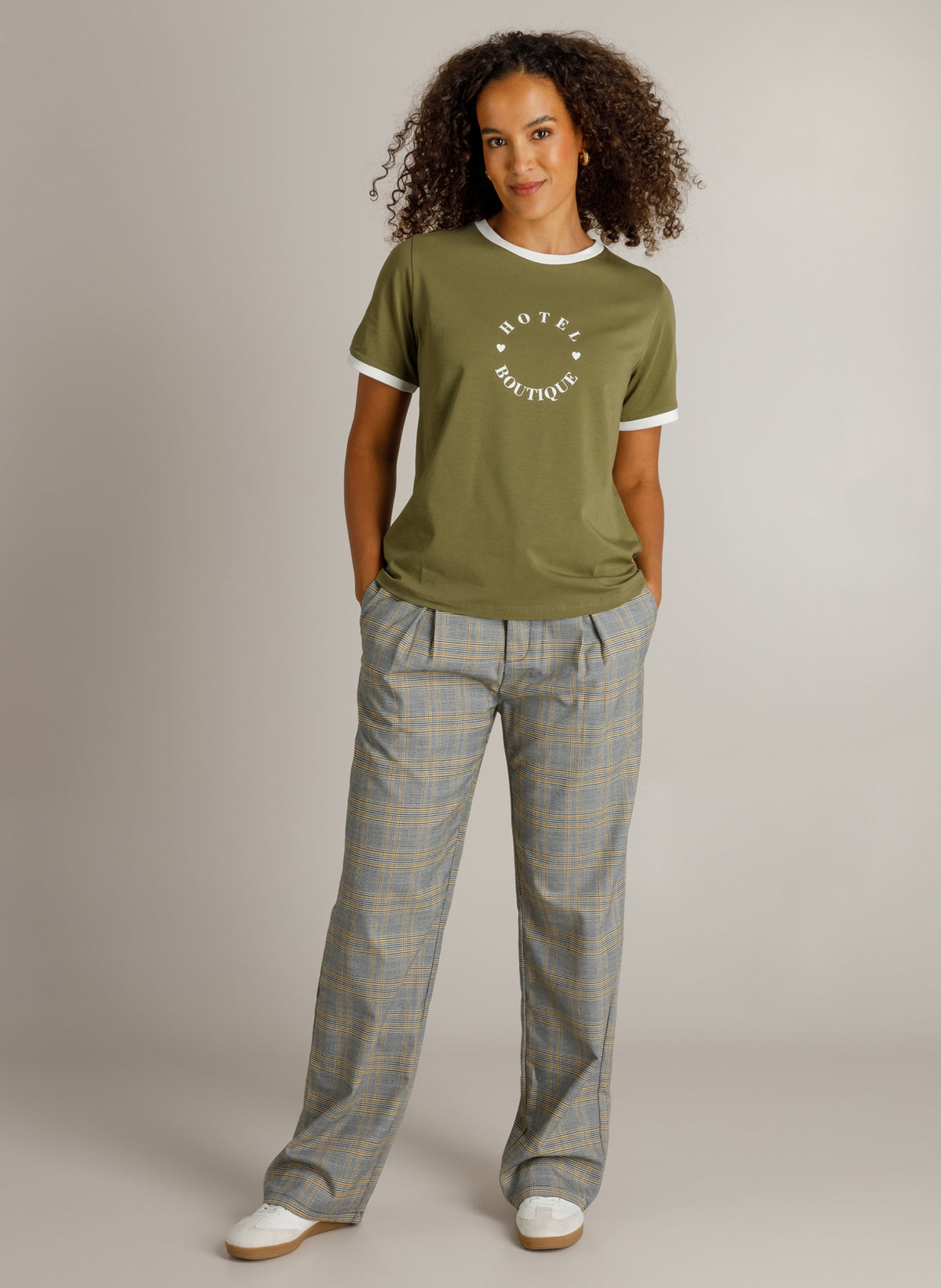 Ivy Beau Helien T-Shirt Hotel Boutique