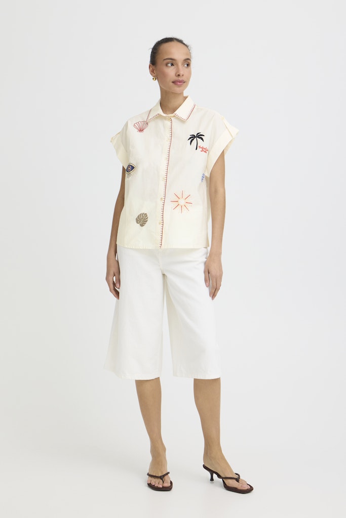 B. Young blouse tropical